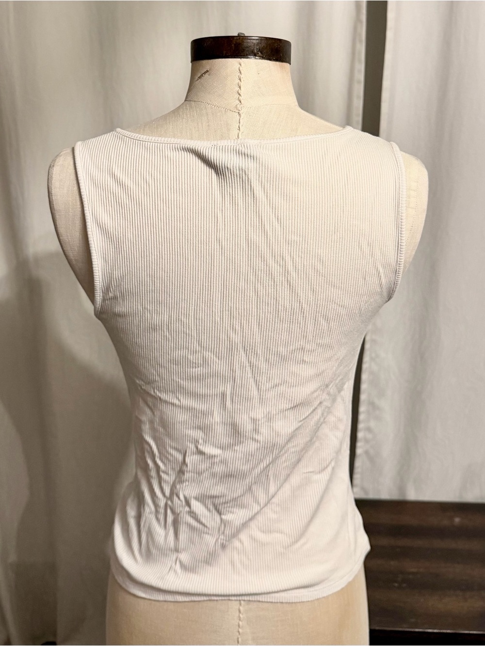 bebe White Ribbed V-Neck Tank - Picture 5 of 5
